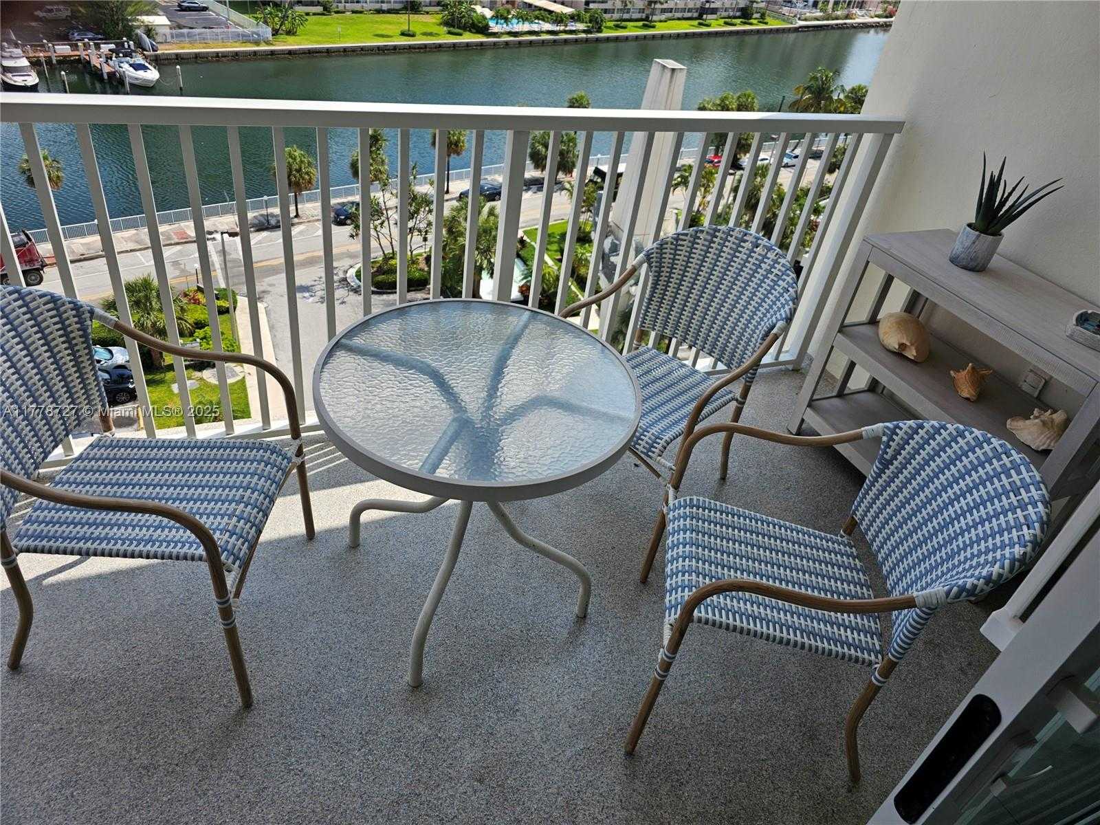 Small Image of 300 BAYVIEW DR #905, Sunny Isles Beach Number 13