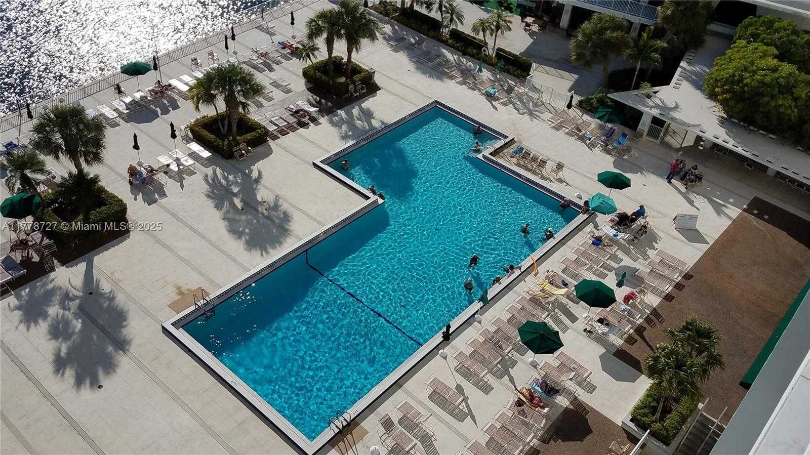 Small Image of 300 BAYVIEW DR #905, Sunny Isles Beach Number 17