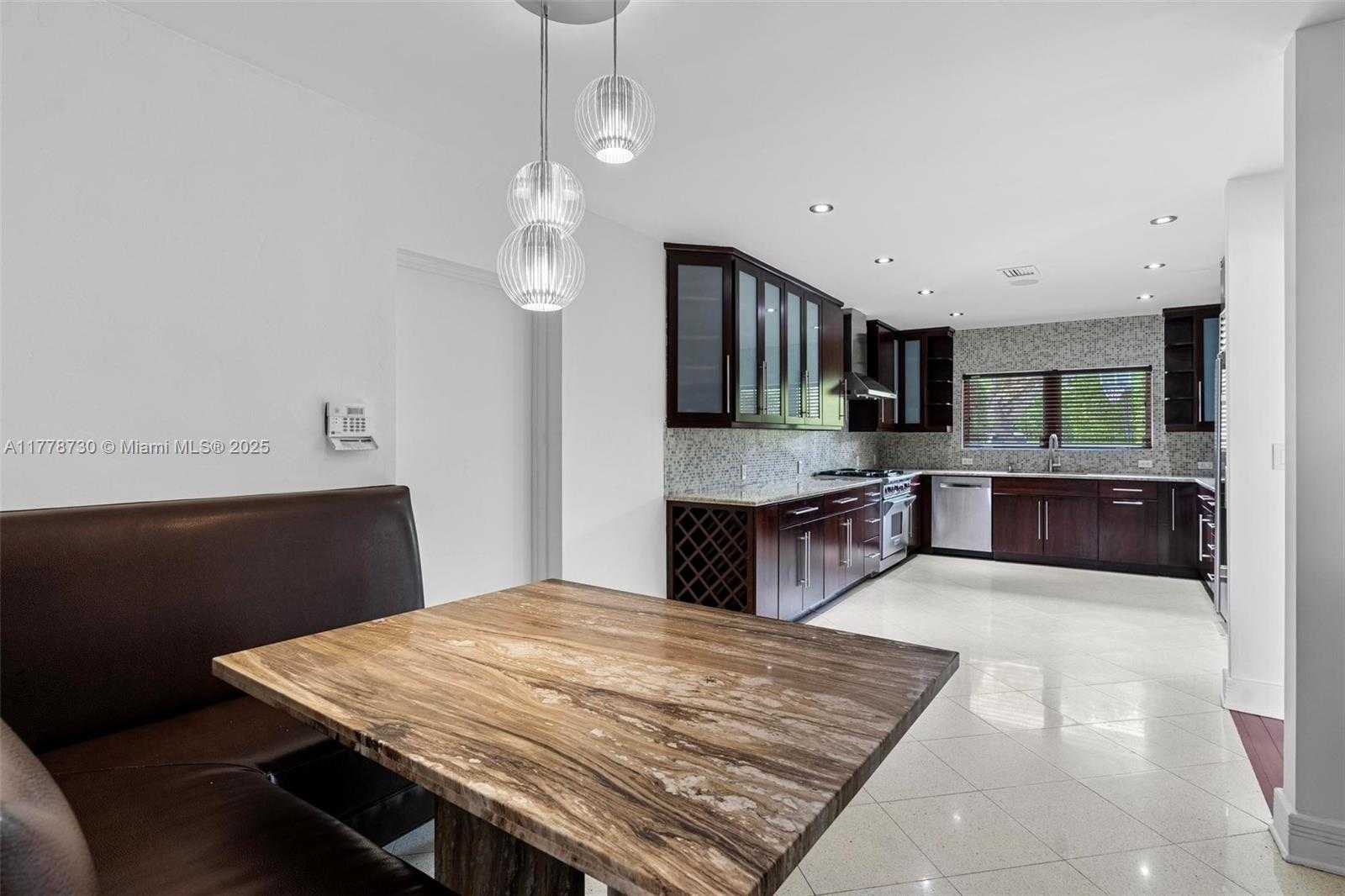 Small Image of 12605 CYPRUS RD, North Miami Number 12