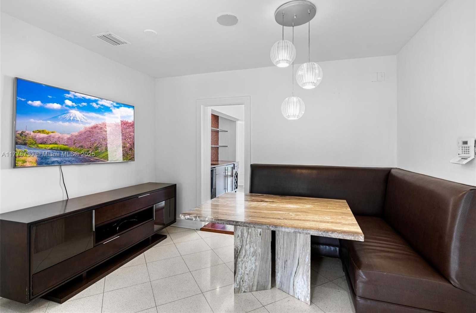 Small Image of 12605 CYPRUS RD, North Miami Number 15