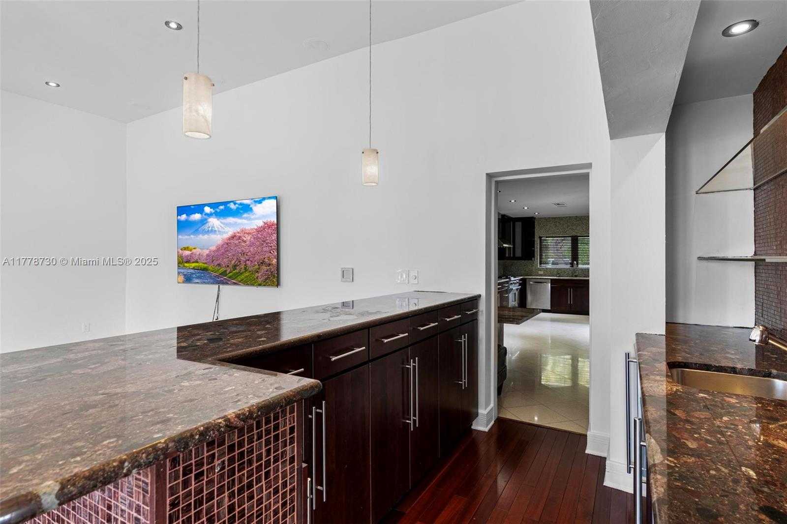 Small Image of 12605 CYPRUS RD, North Miami Number 17