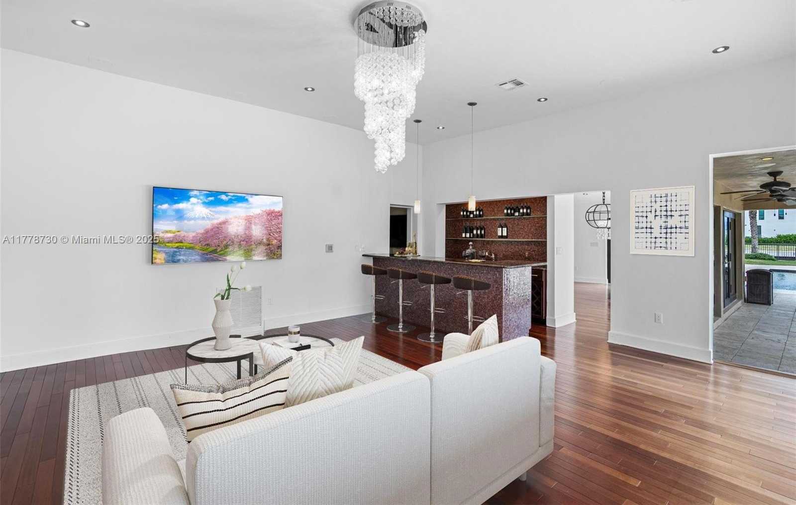 Small Image of 12605 CYPRUS RD, North Miami Number 19