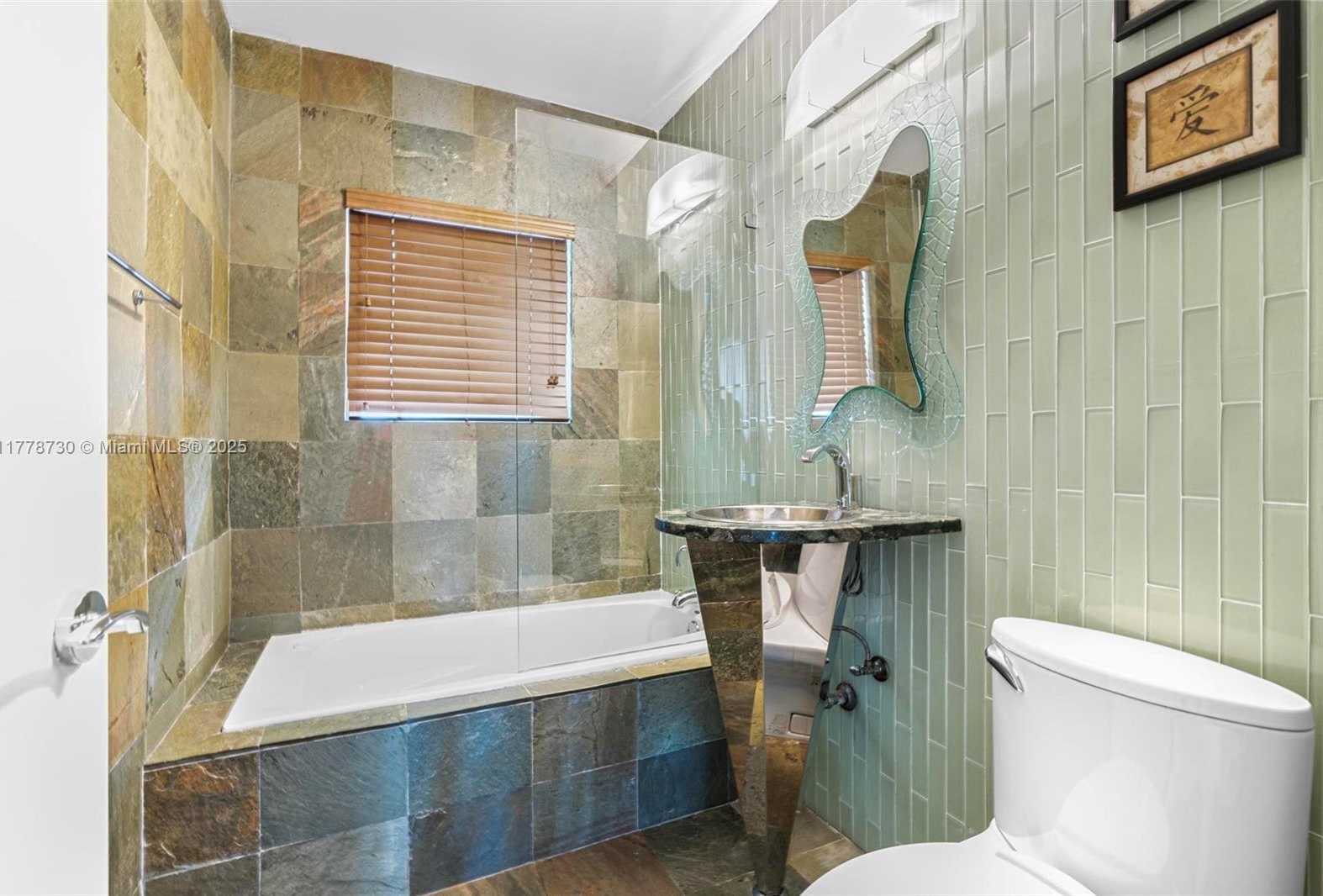 Small Image of 12605 CYPRUS RD, North Miami Number 21