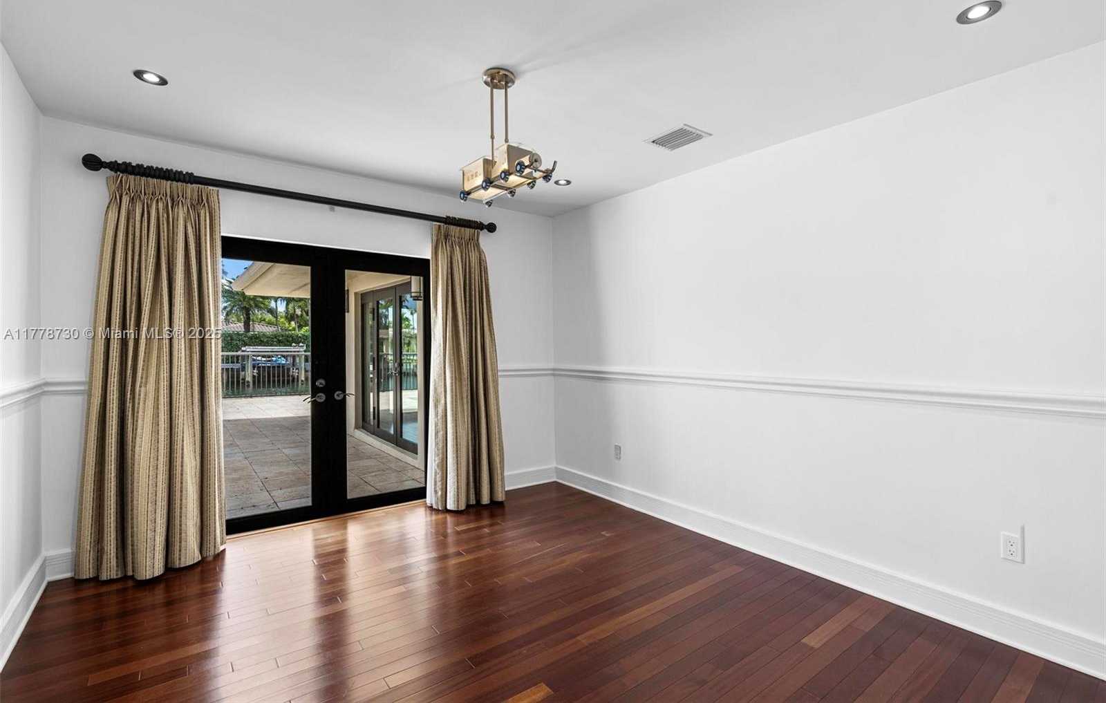 Small Image of 12605 CYPRUS RD, North Miami Number 22