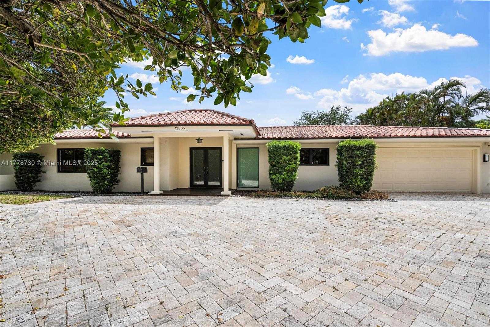 Small Image of 12605 CYPRUS RD, North Miami Number 3