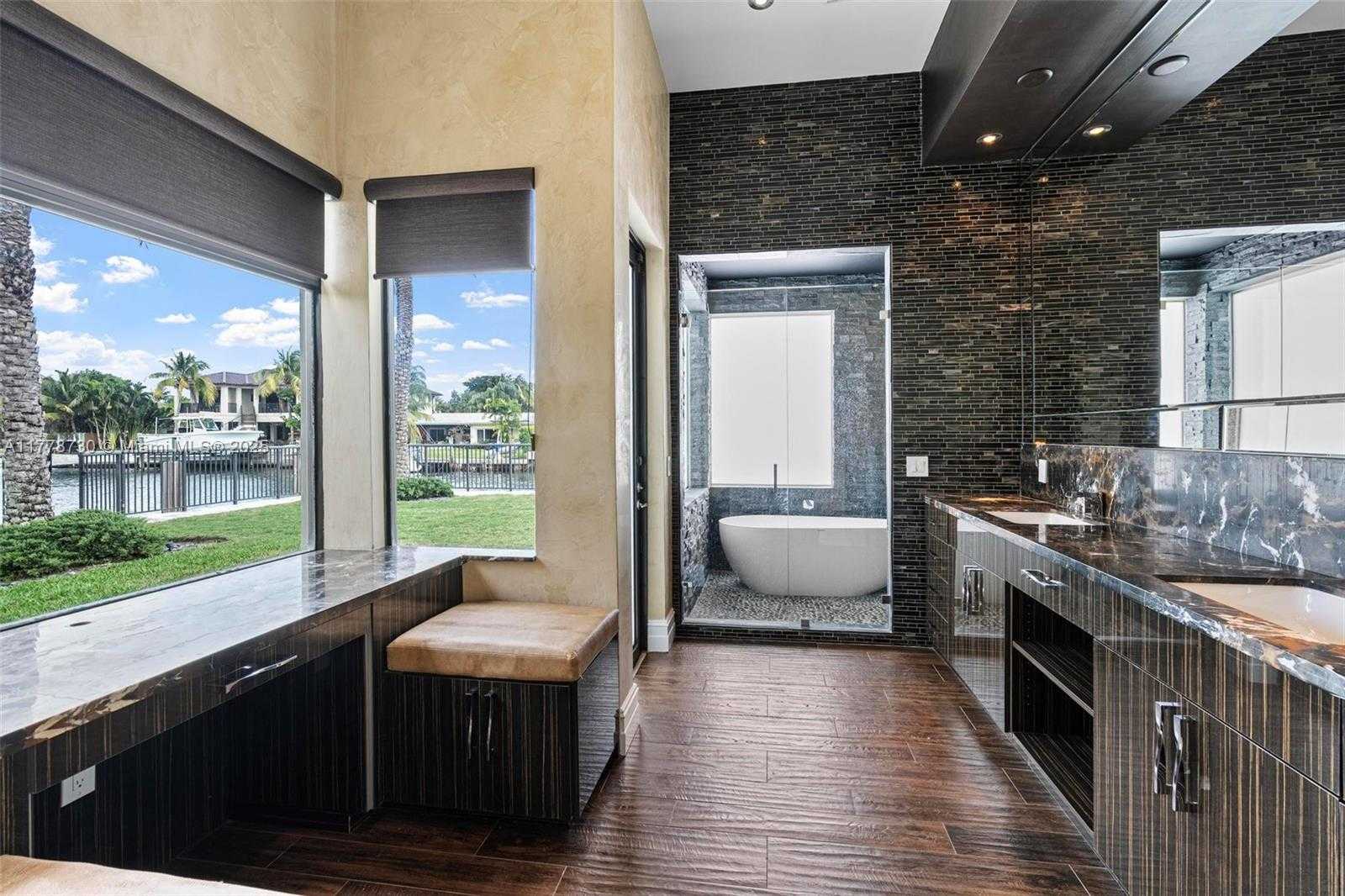 Small Image of 12605 CYPRUS RD, North Miami Number 30