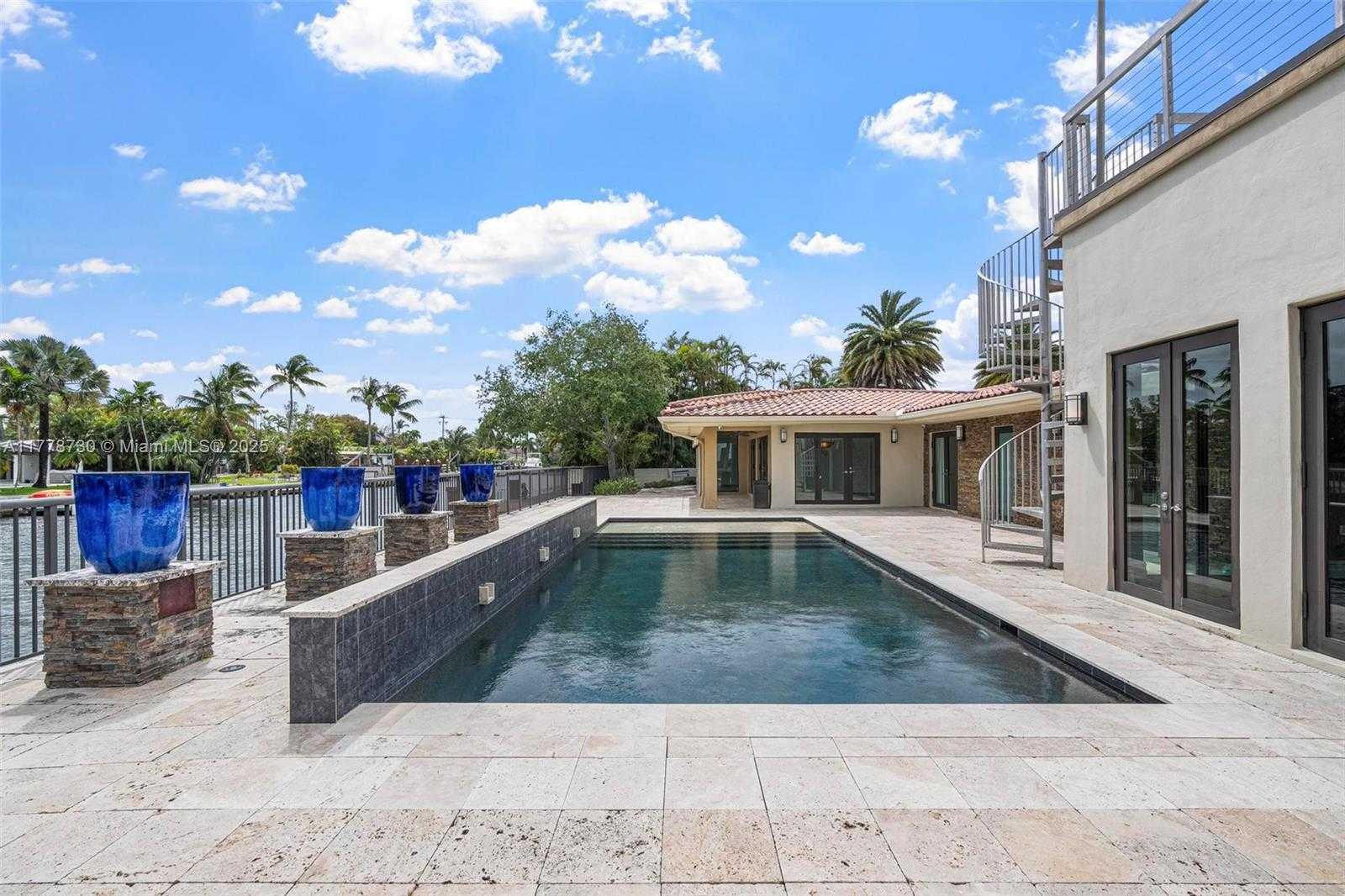 Small Image of 12605 CYPRUS RD, North Miami Number 37