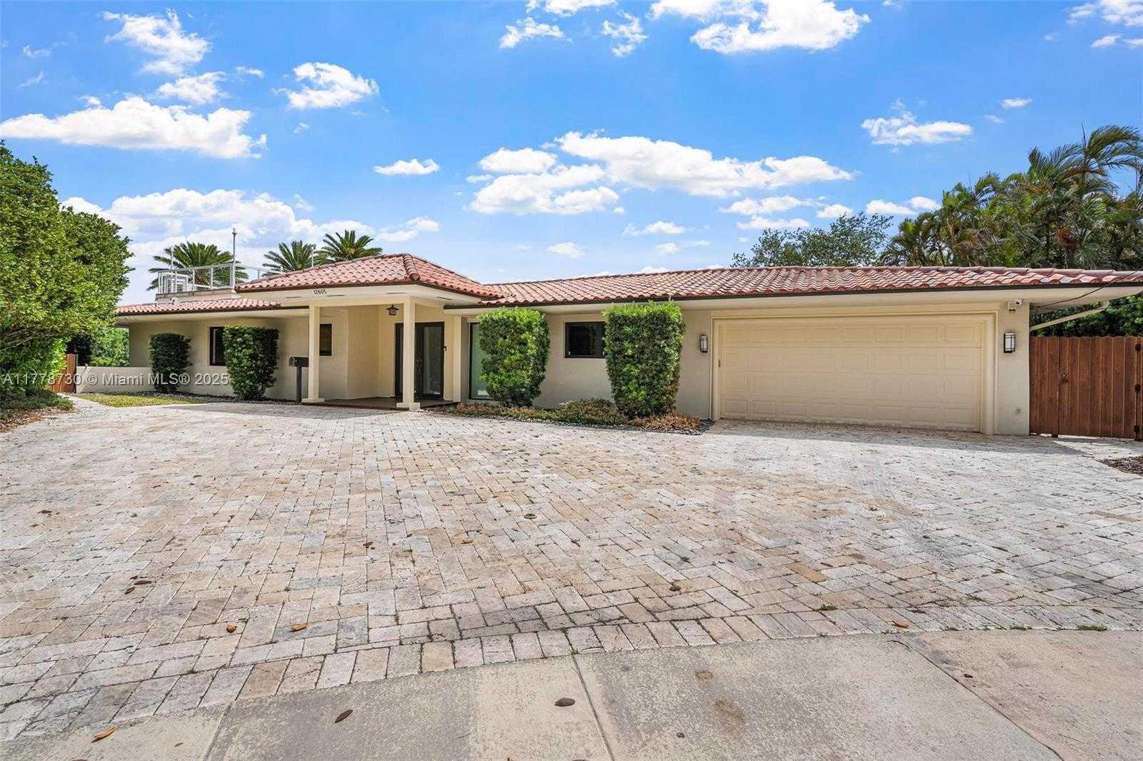 Small Image of 12605 CYPRUS RD, North Miami Number 4