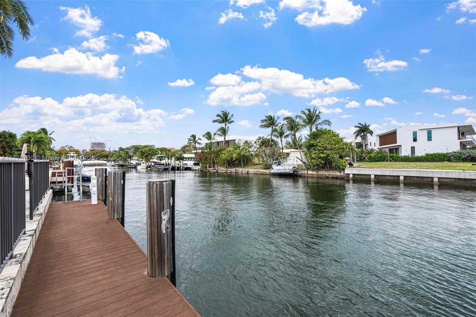 Small Image of 12605 CYPRUS RD, North Miami Number 42