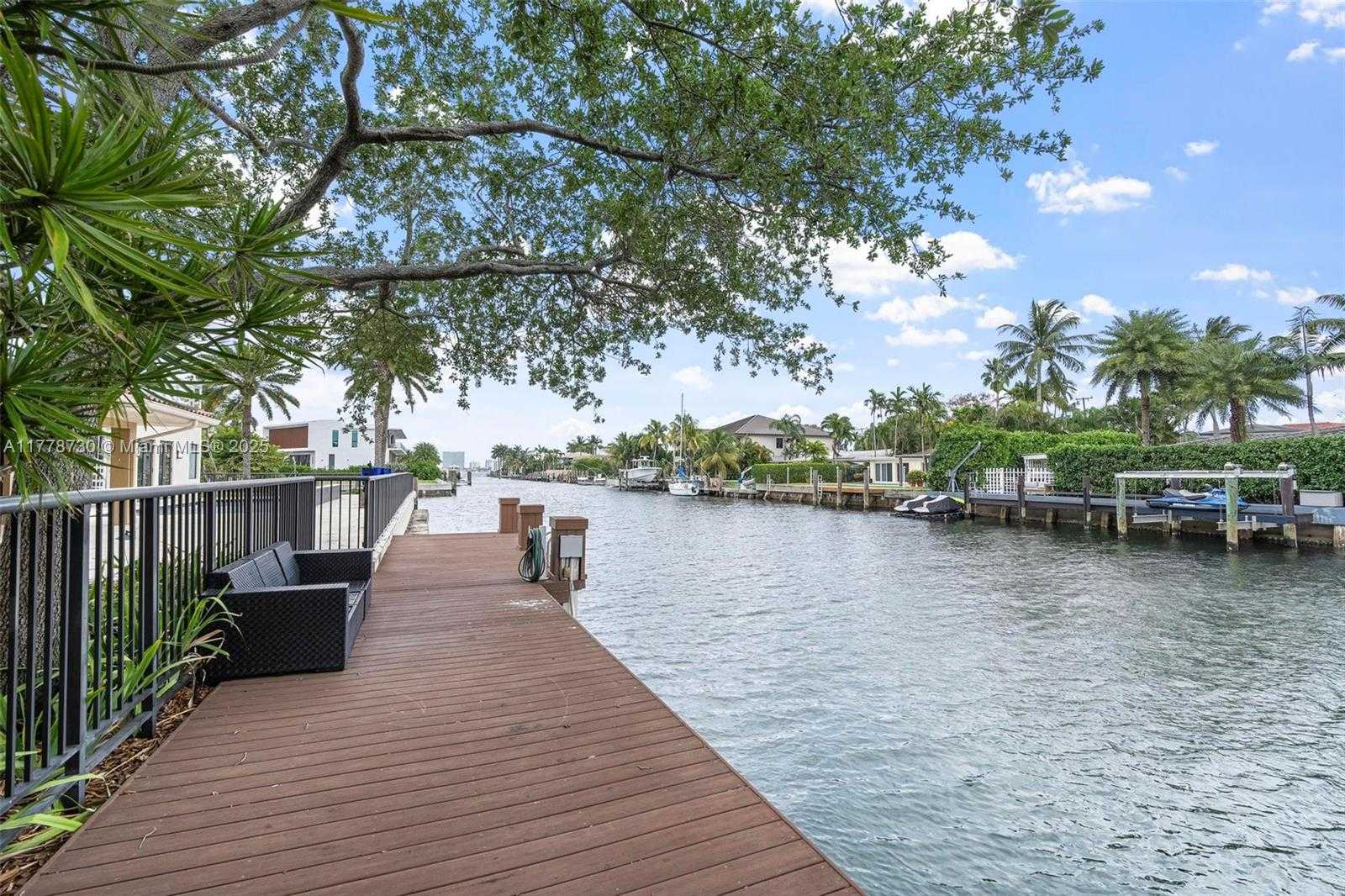 Small Image of 12605 CYPRUS RD, North Miami Number 47