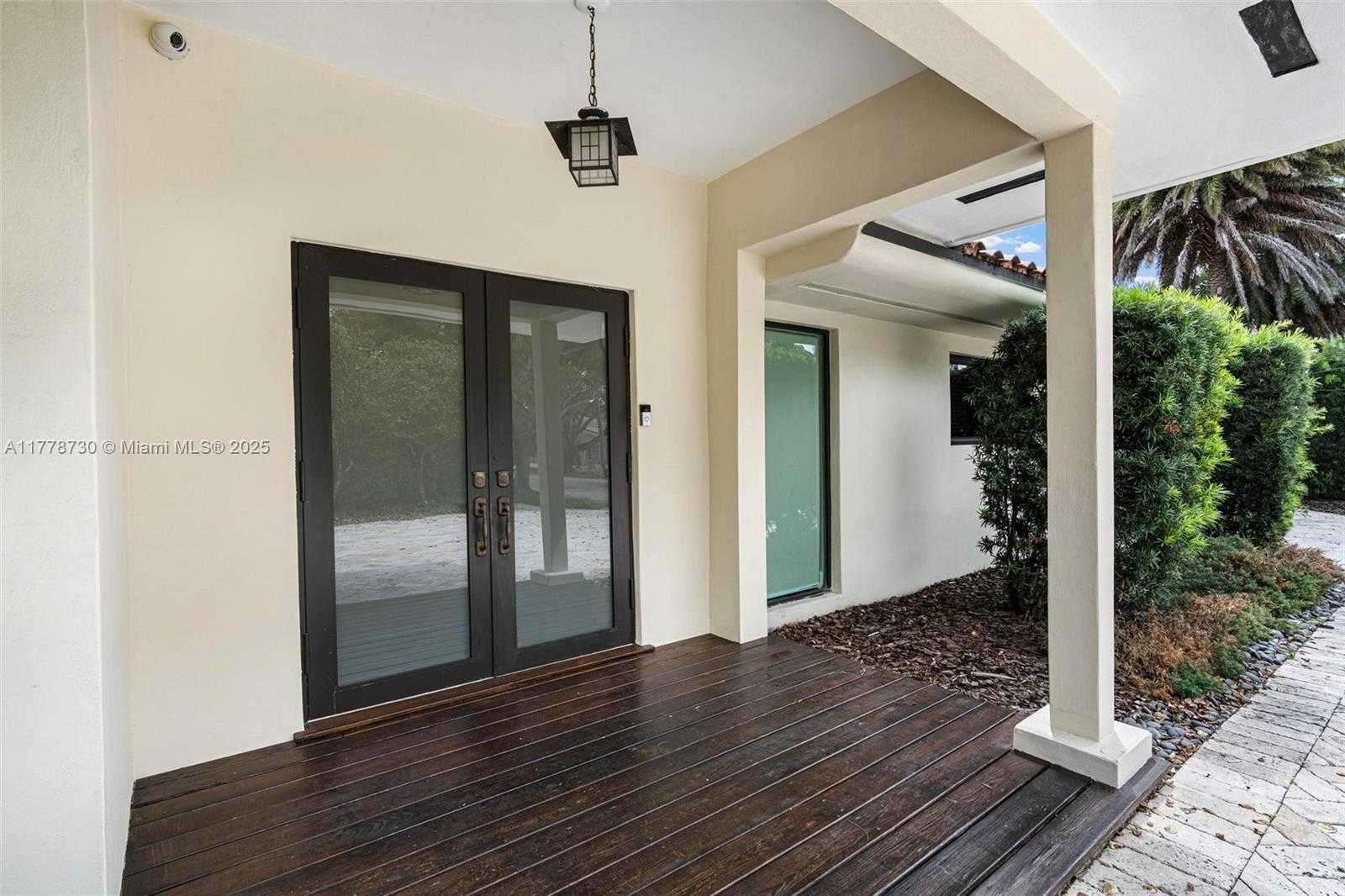 Small Image of 12605 CYPRUS RD, North Miami Number 5