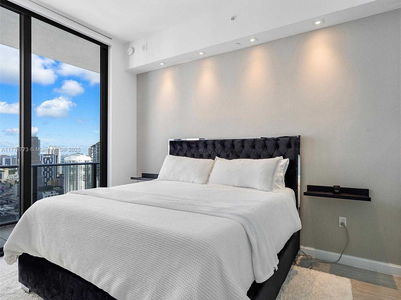 Small Image of 55 SOUTH WEST 9TH ST #4309, Miami Number 8