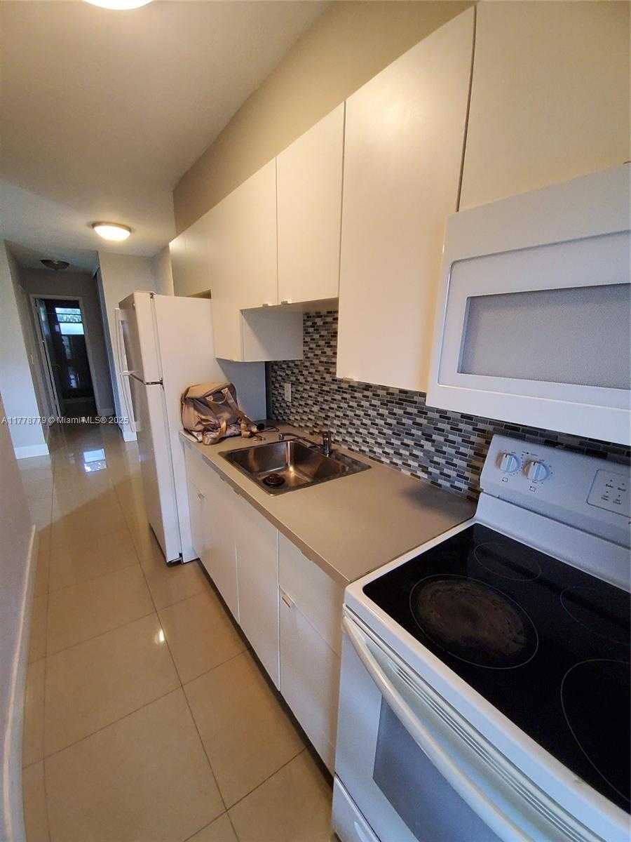 Small Image of 2621 GRANT ST #8A, Hollywood Number 3