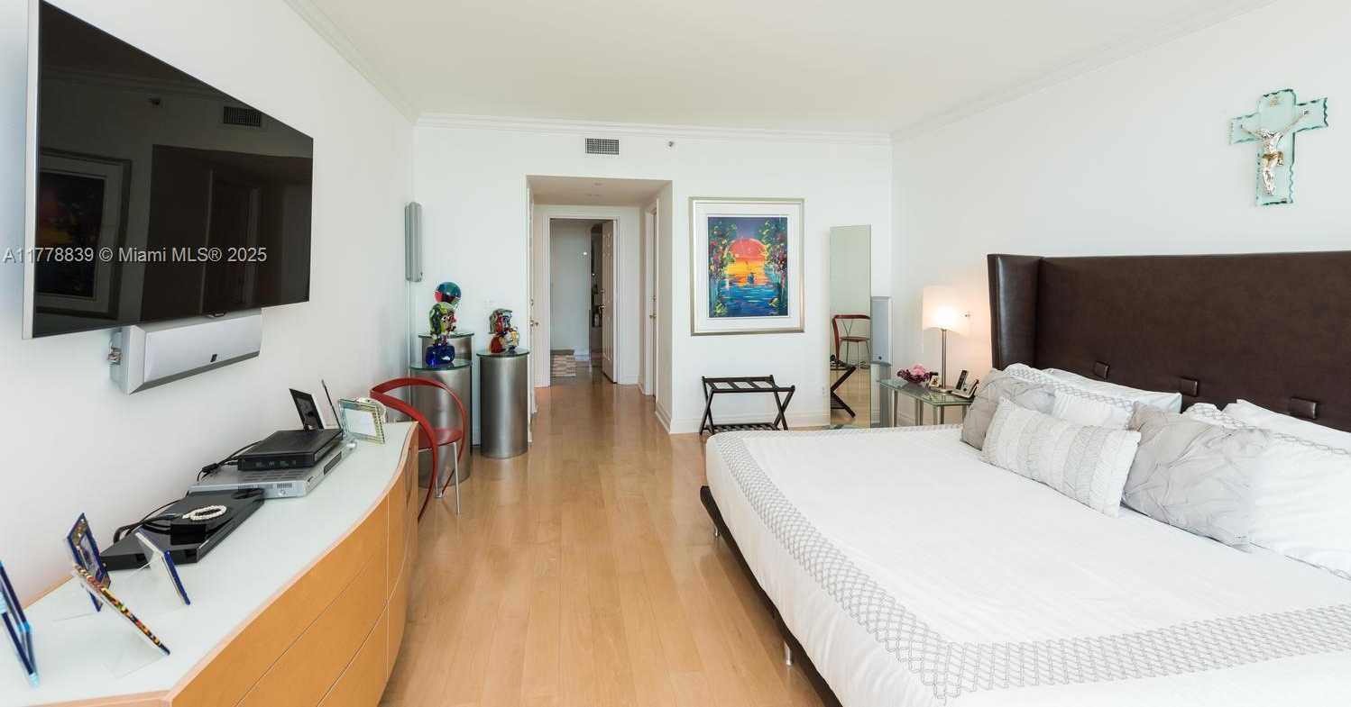 Small Image of 1643 BRICKELL AVE #1103, Miami Number 22