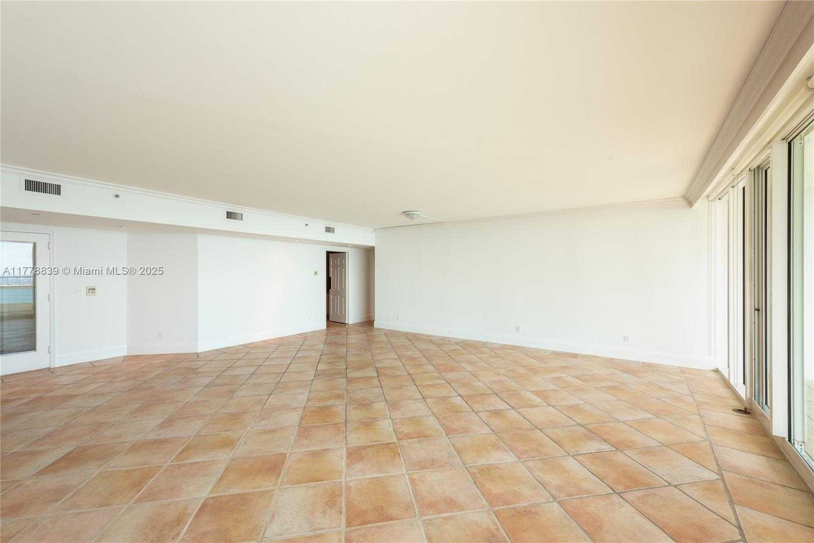 Small Image of 1643 BRICKELL AVE #1103, Miami Number 7