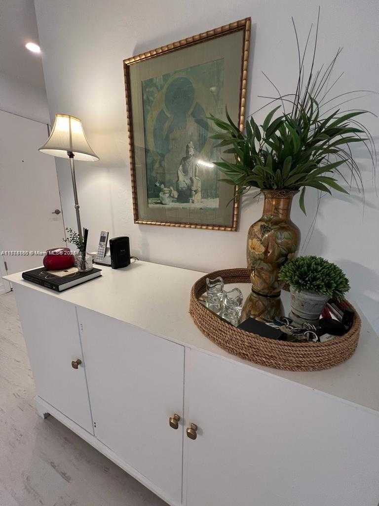 Small Image of 10150 COLLINS AVE #204S, Bal Harbour Number 3