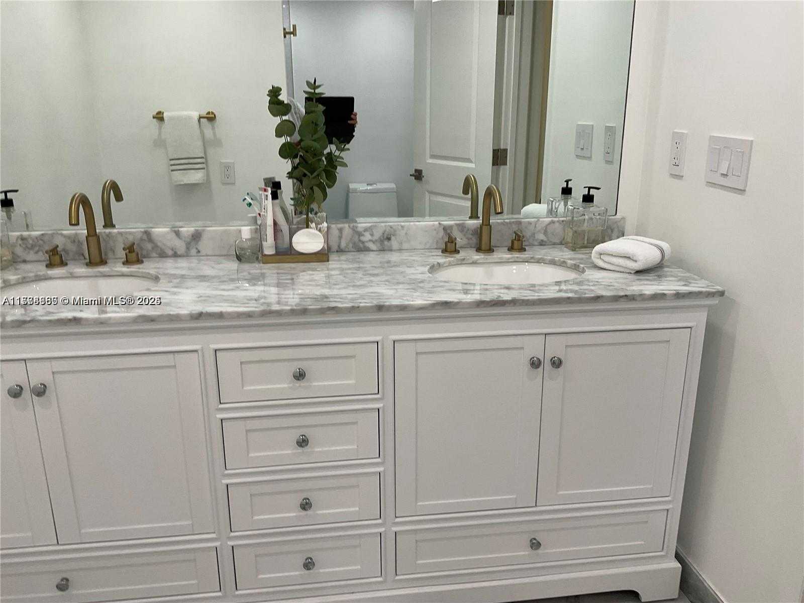 Small Image of 10150 COLLINS AVE #204S, Bal Harbour Number 7