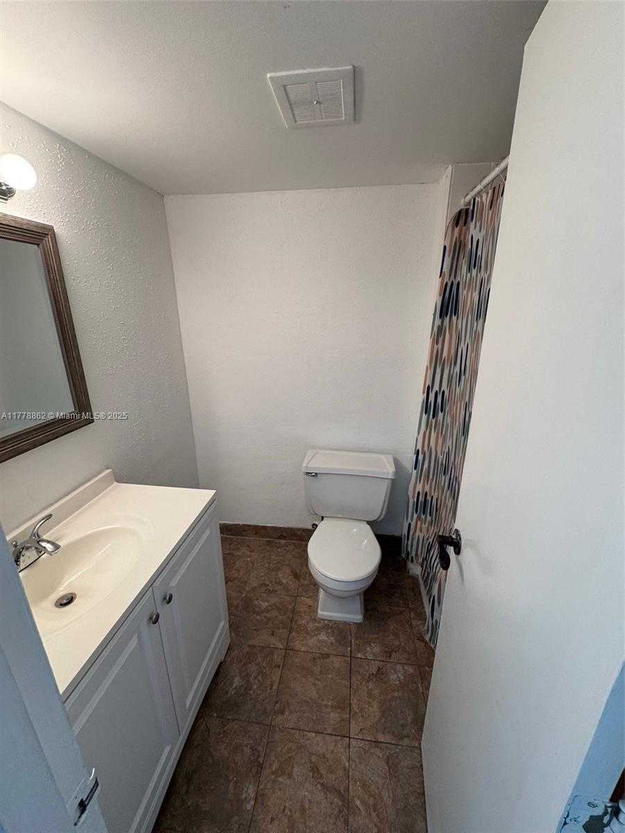 Small Image of 4420 NORTH WEST 79TH AVE #2E, Doral Number 12