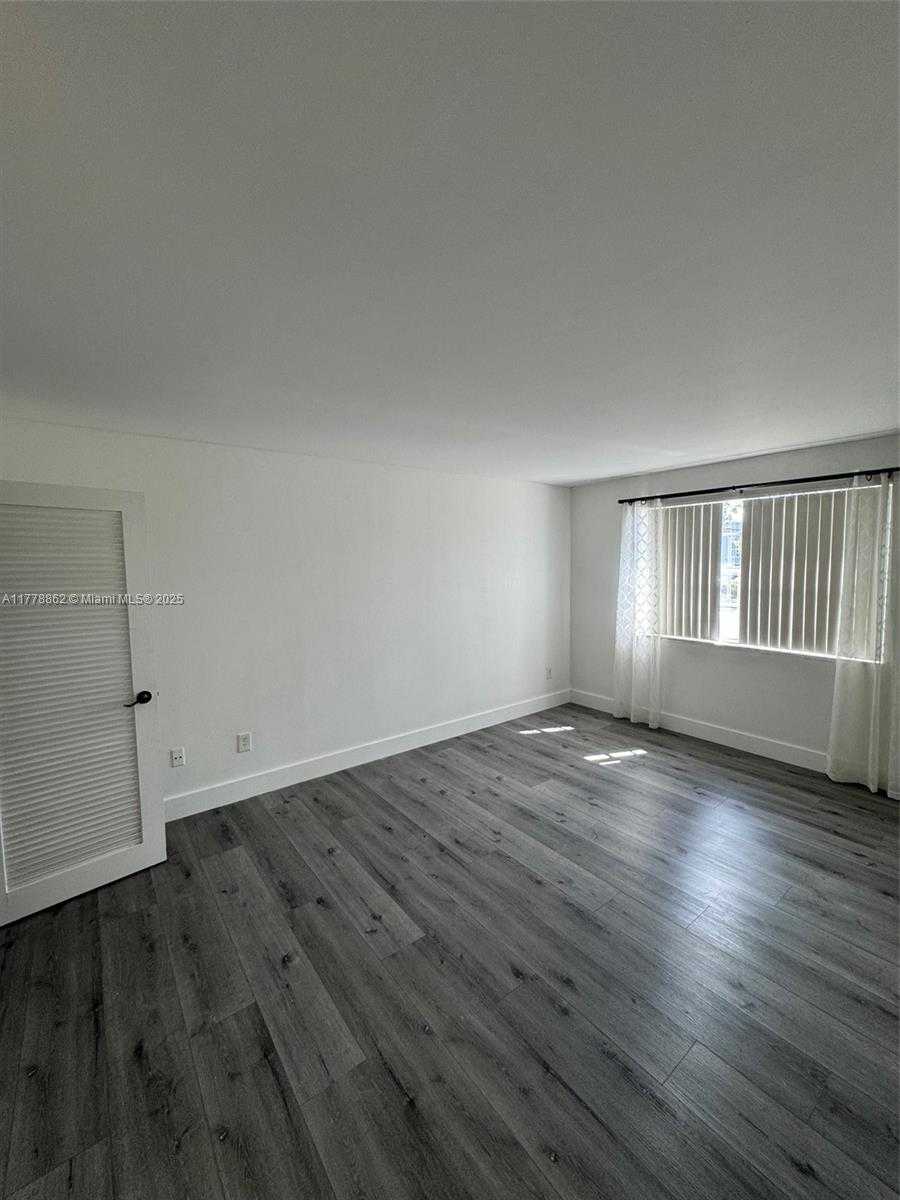 Small Image of 4420 NORTH WEST 79TH AVE #2E, Doral Number 13