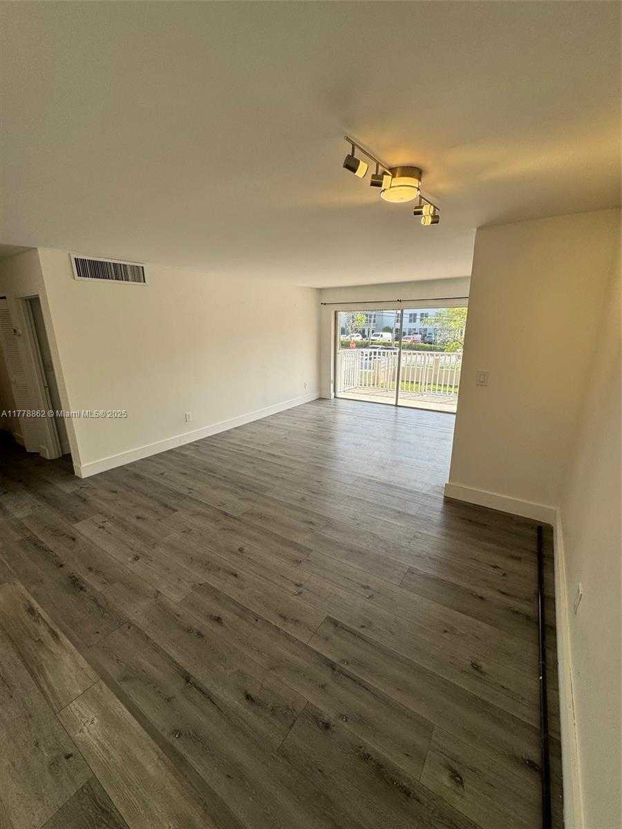 Small Image of 4420 NORTH WEST 79TH AVE #2E, Doral Number 5