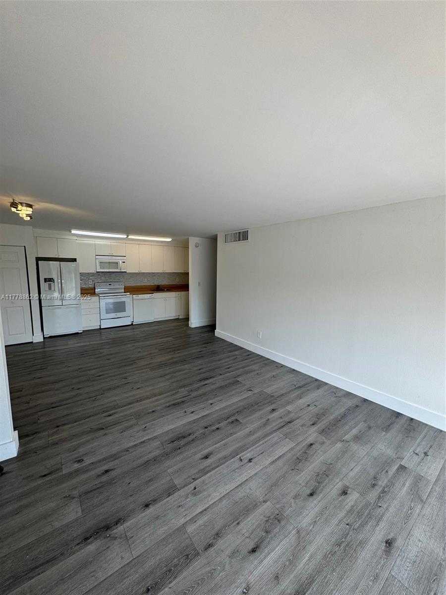 Small Image of 4420 NORTH WEST 79TH AVE #2E, Doral Number 7