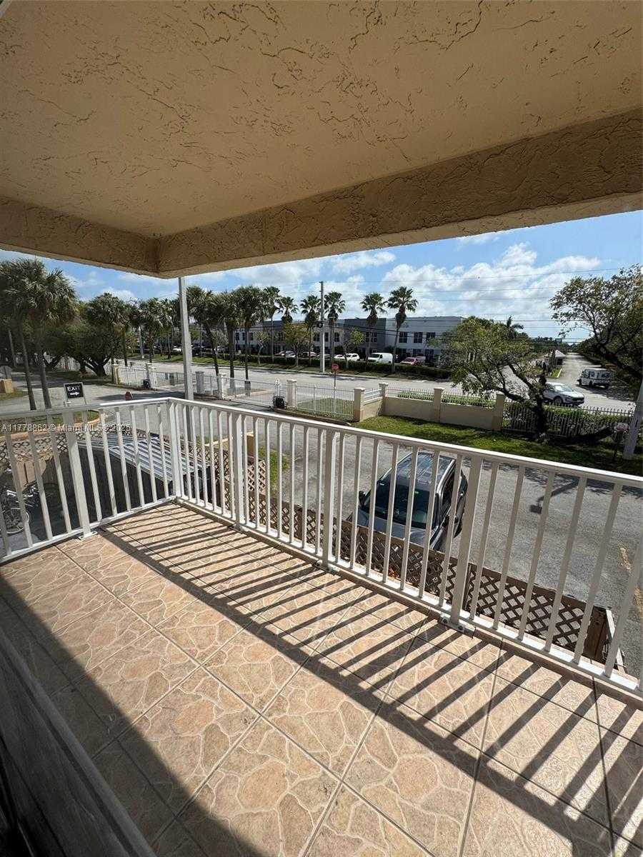Small Image of 4420 NORTH WEST 79TH AVE #2E, Doral Number 8