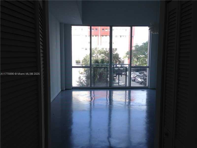 Small Image of 244 BISCAYNE BL #250, Miami Number 2