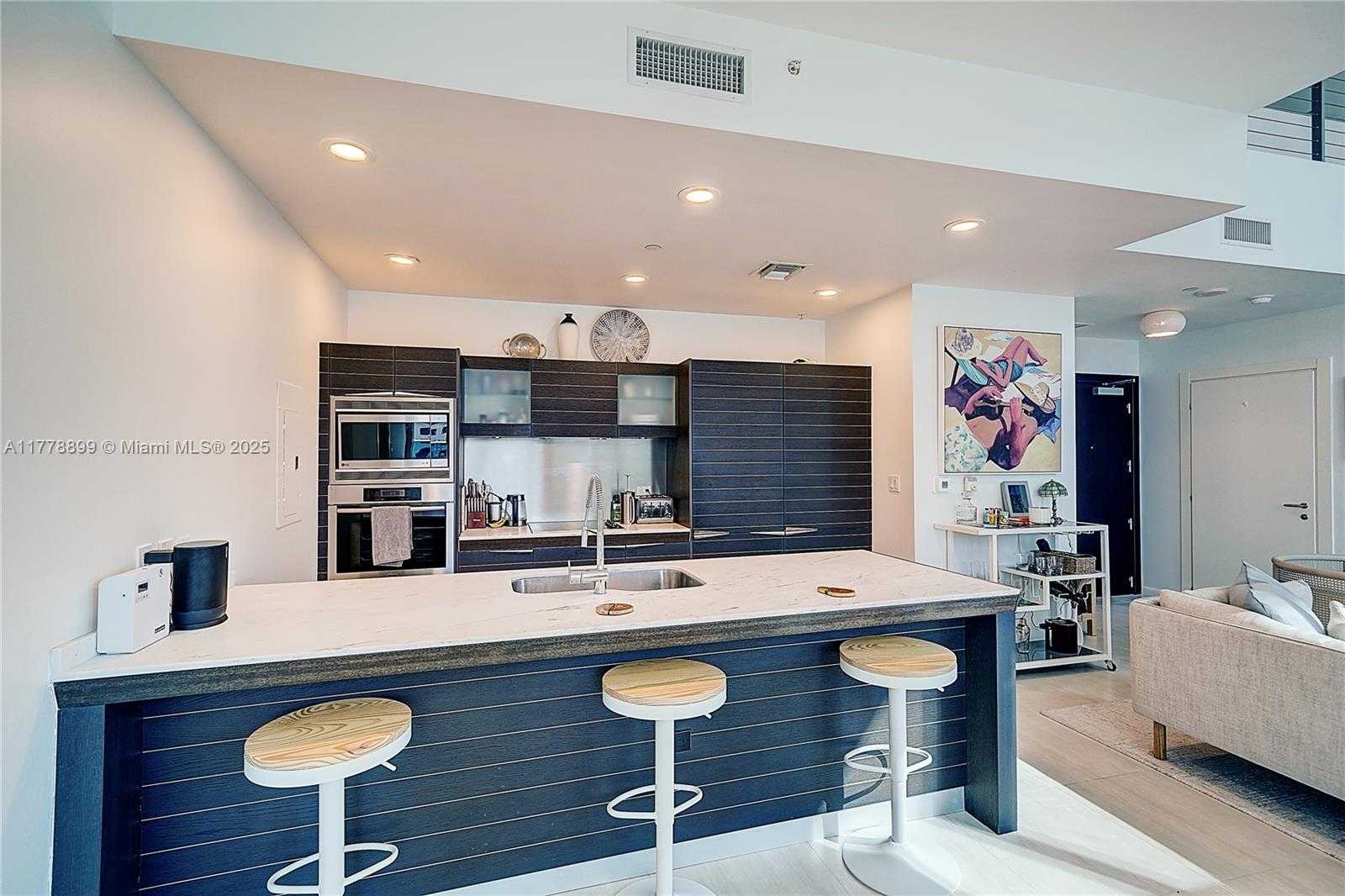 Small Image of 200 BISCAYNE BOULEVARD WAY #1408, Miami Number 10