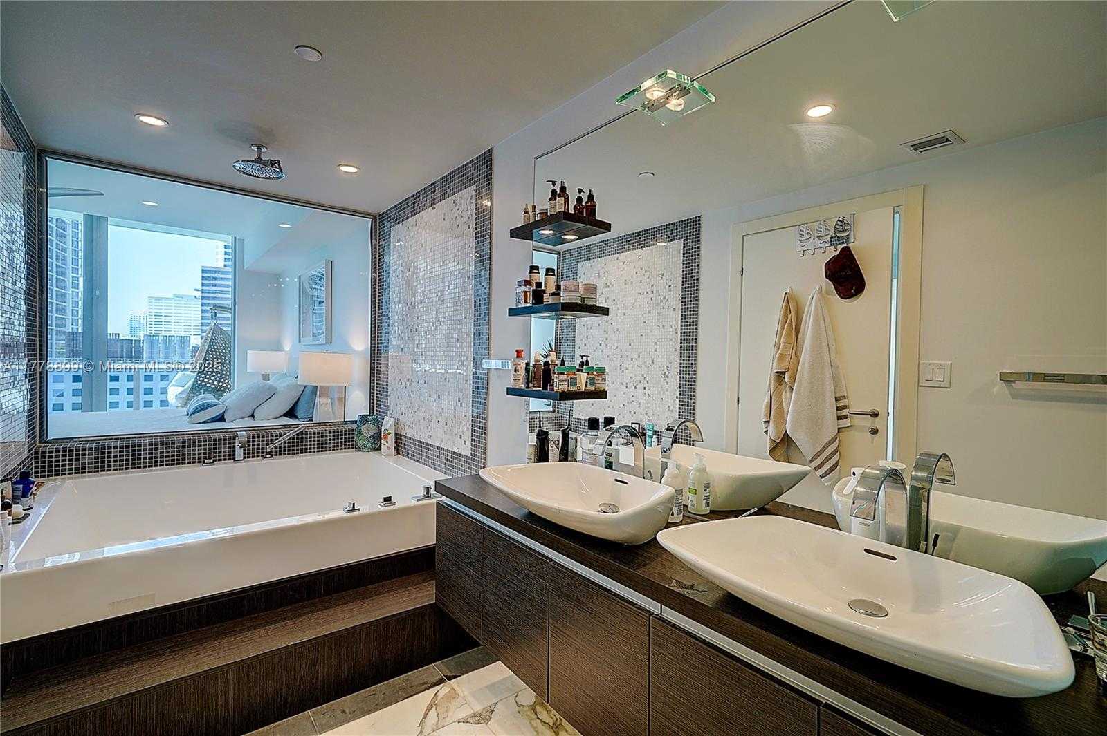 Small Image of 200 BISCAYNE BOULEVARD WAY #1408, Miami Number 13