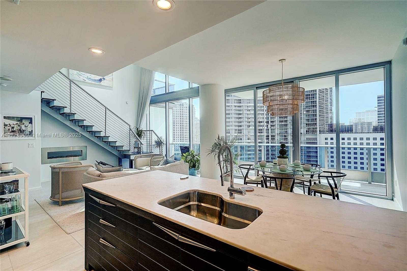 Small Image of 200 BISCAYNE BOULEVARD WAY #1408, Miami Number 2
