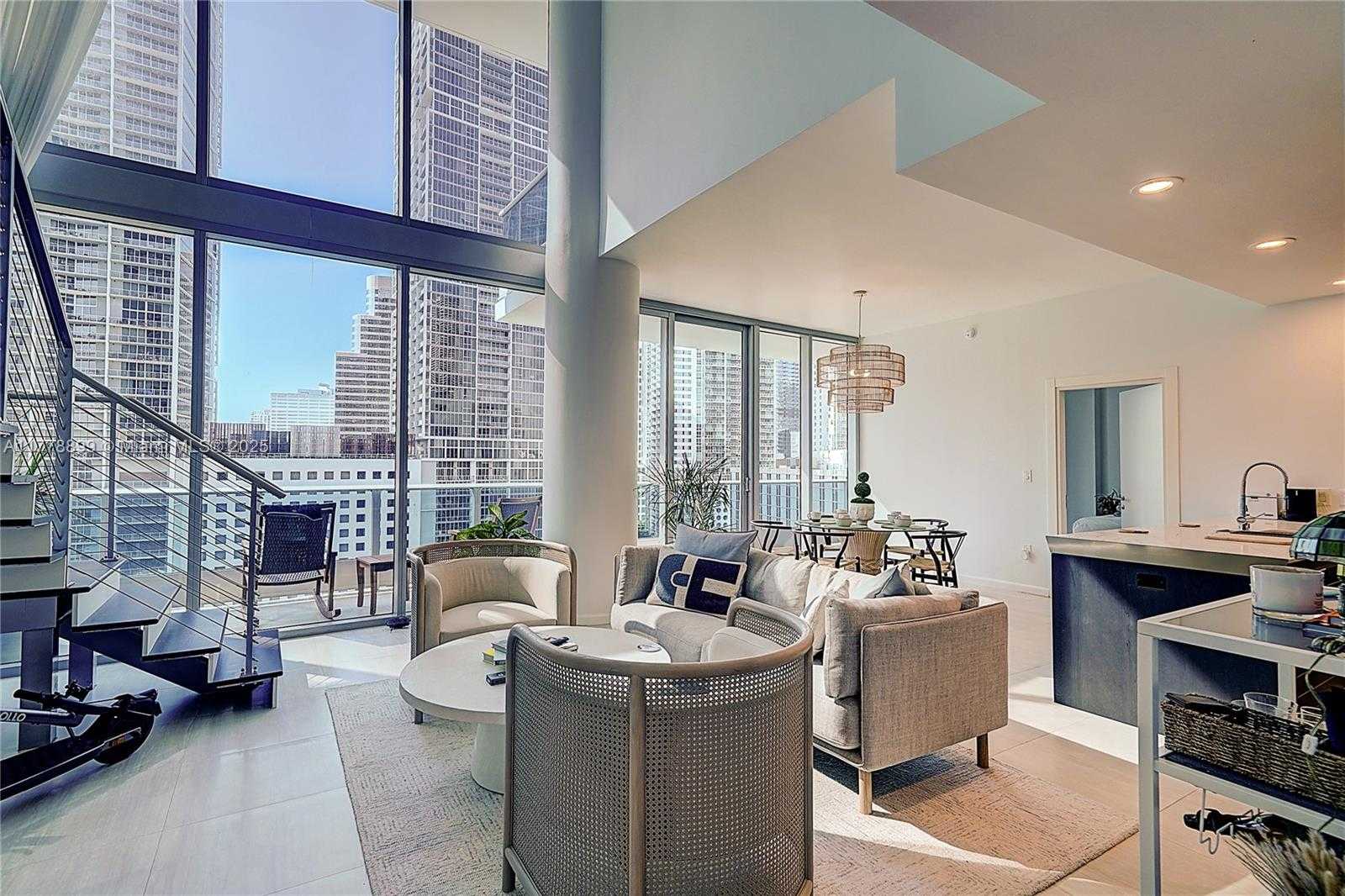 Small Image of 200 BISCAYNE BOULEVARD WAY #1408, Miami Number 3