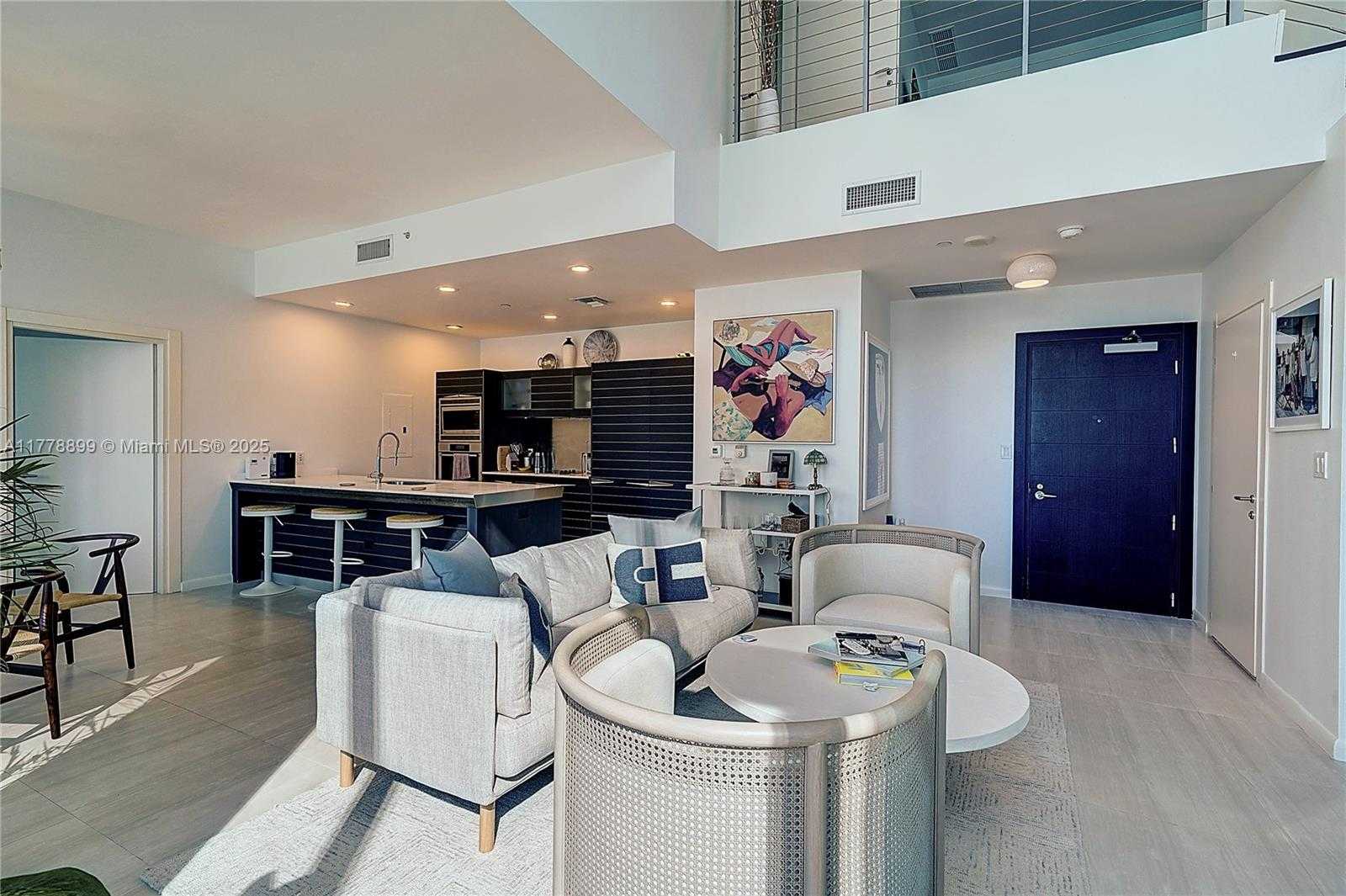 Small Image of 200 BISCAYNE BOULEVARD WAY #1408, Miami Number 4