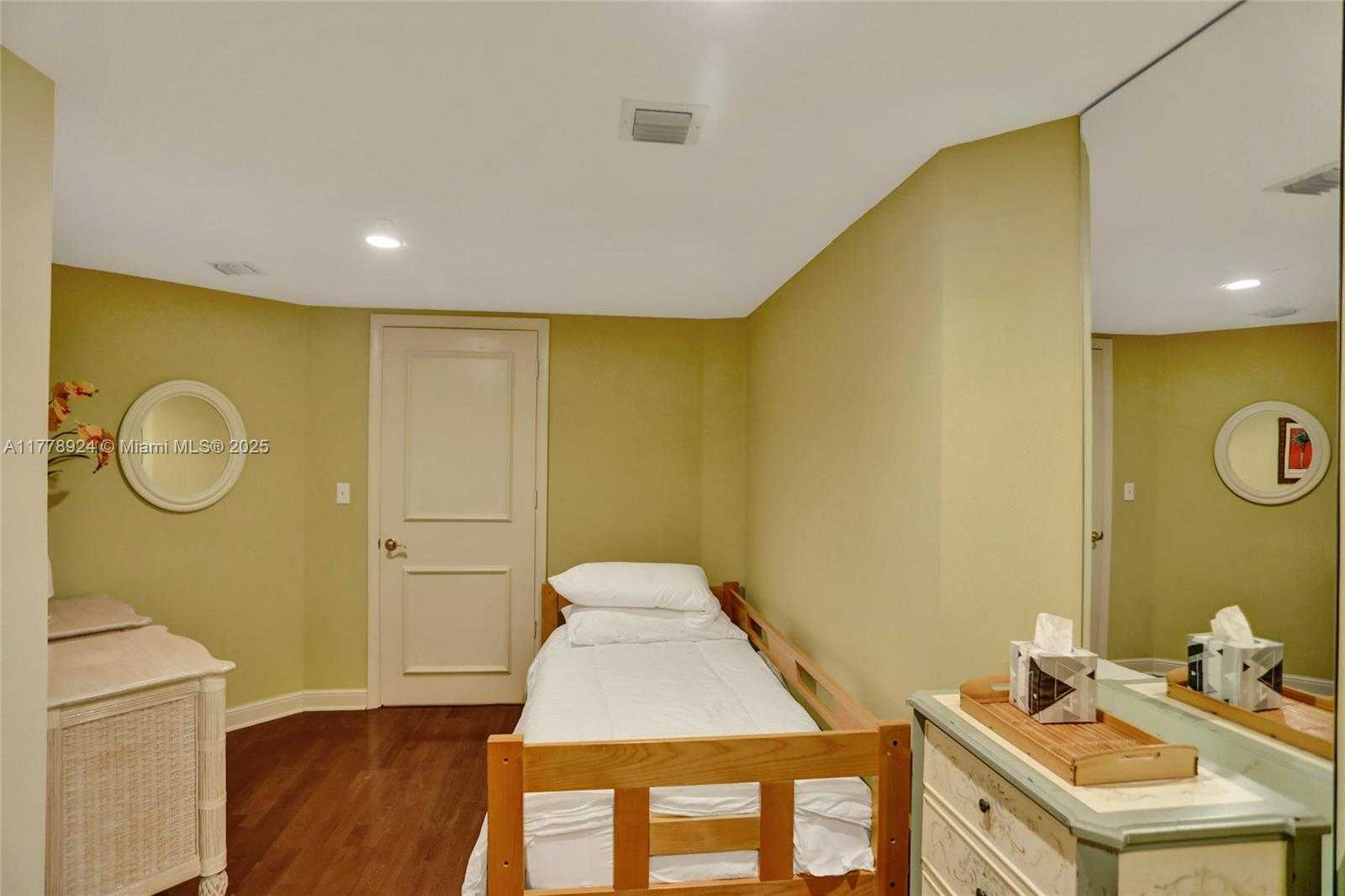 Small Image of 19111 COLLINS AVE #908, Sunny Isles Beach Number 39