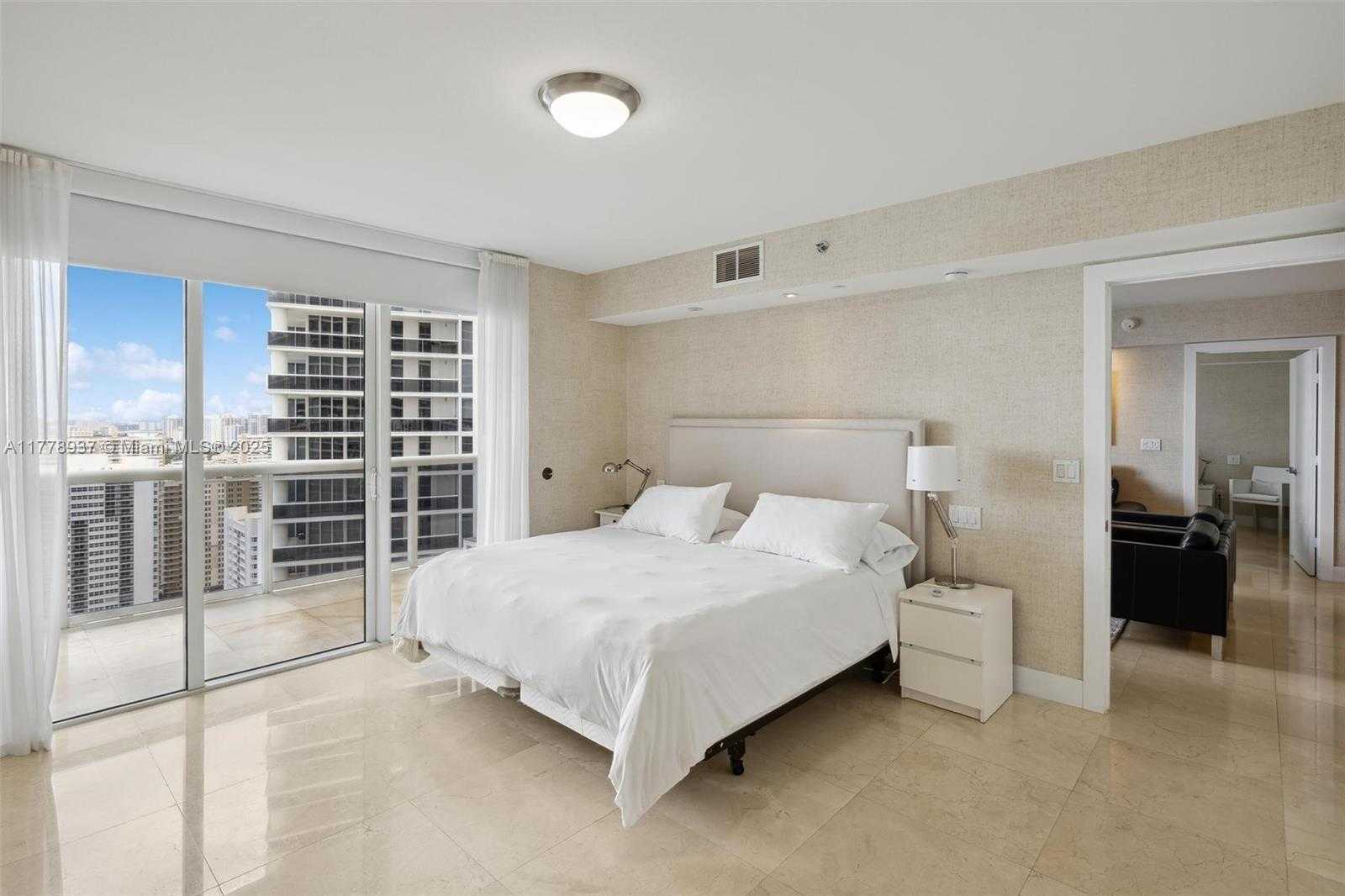 Small Image of 1830 SOUTH OCEAN DR #2904, Hallandale Beach Number 12