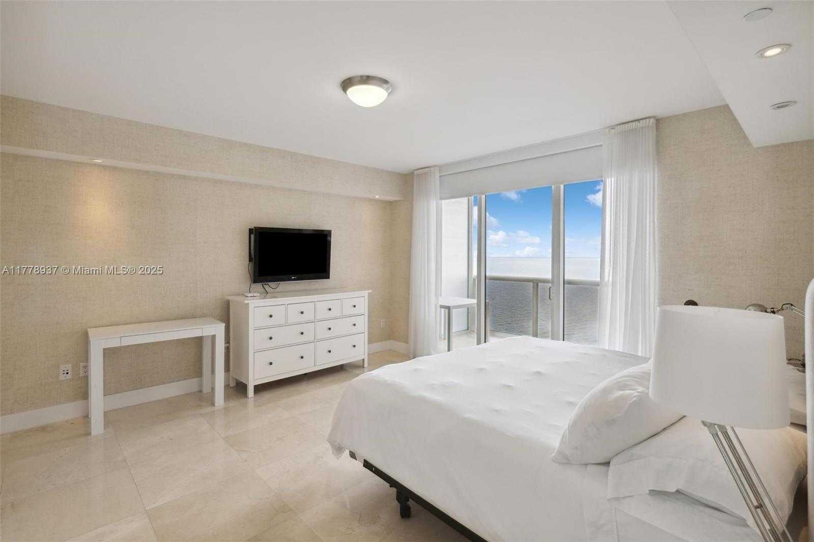 Small Image of 1830 SOUTH OCEAN DR #2904, Hallandale Beach Number 18