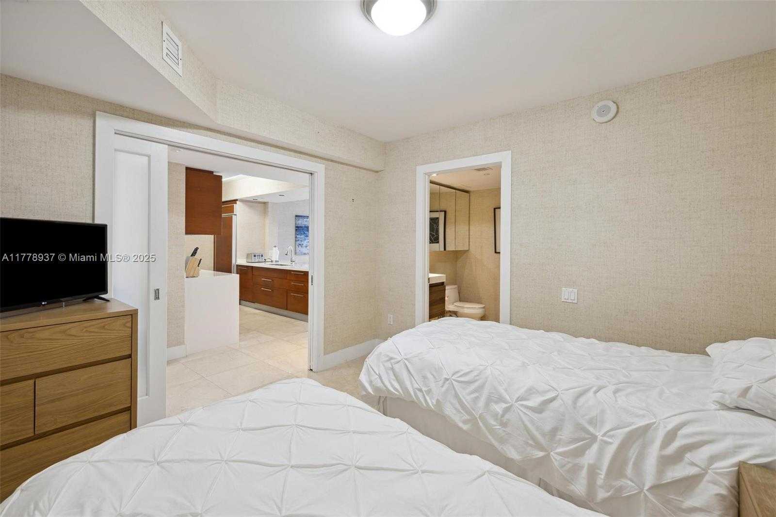 Small Image of 1830 SOUTH OCEAN DR #2904, Hallandale Beach Number 20