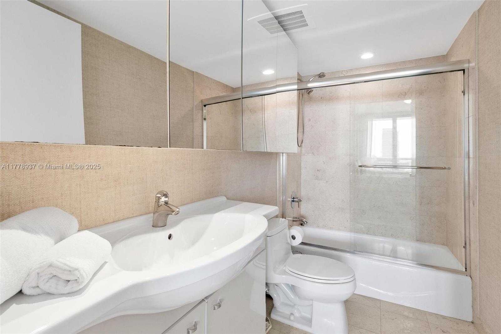 Small Image of 1830 SOUTH OCEAN DR #2904, Hallandale Beach Number 22