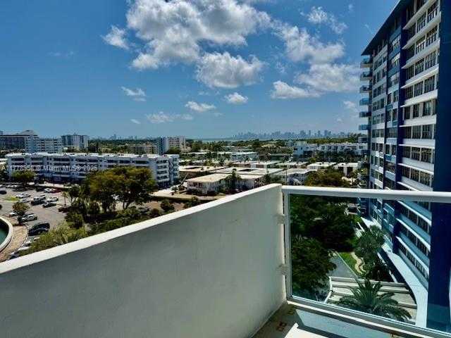 Small Image of 7441 #8K, Miami Beach Number 6