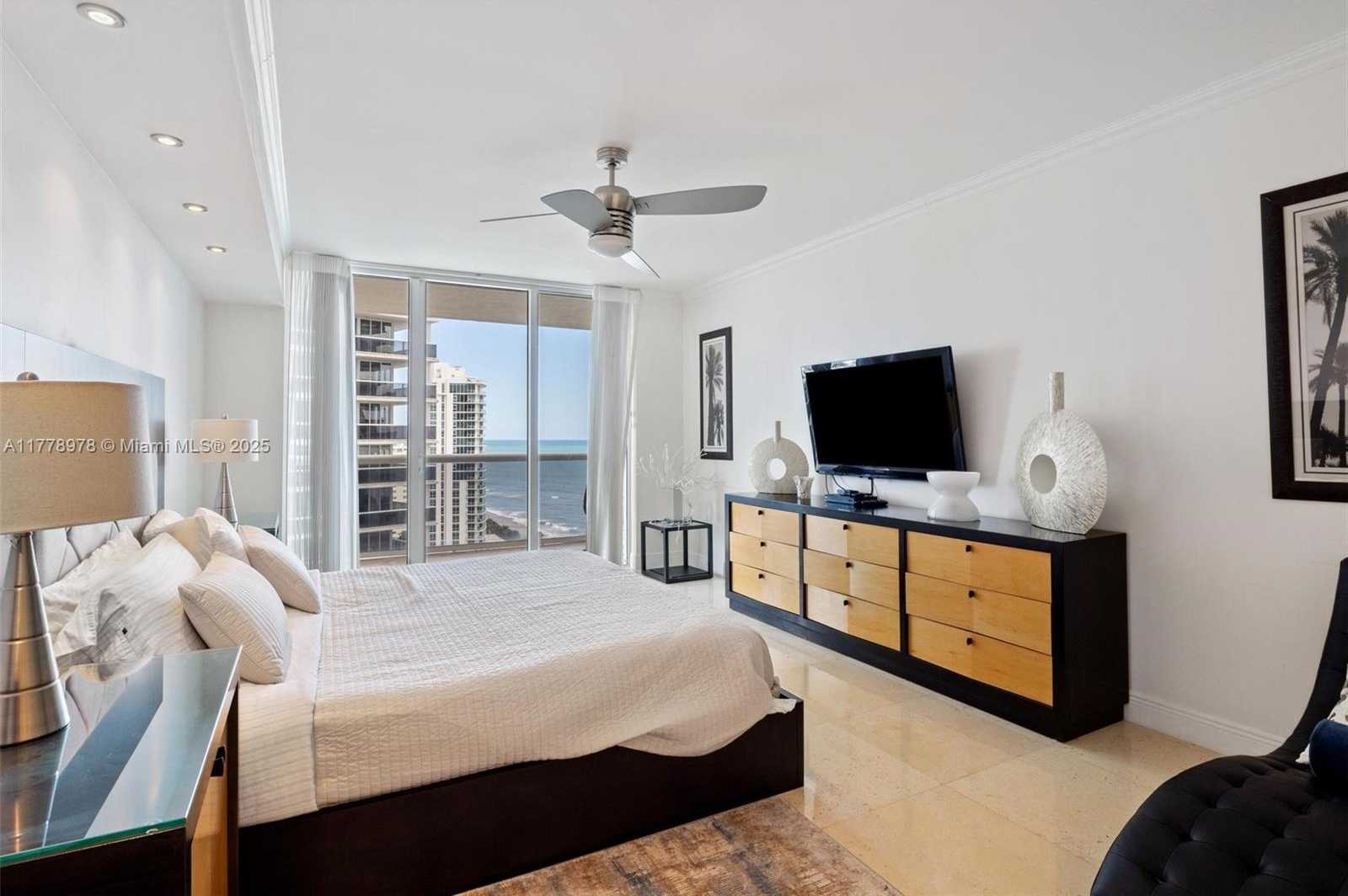 Small Image of 1830 #2008, Hallandale Beach Number 10