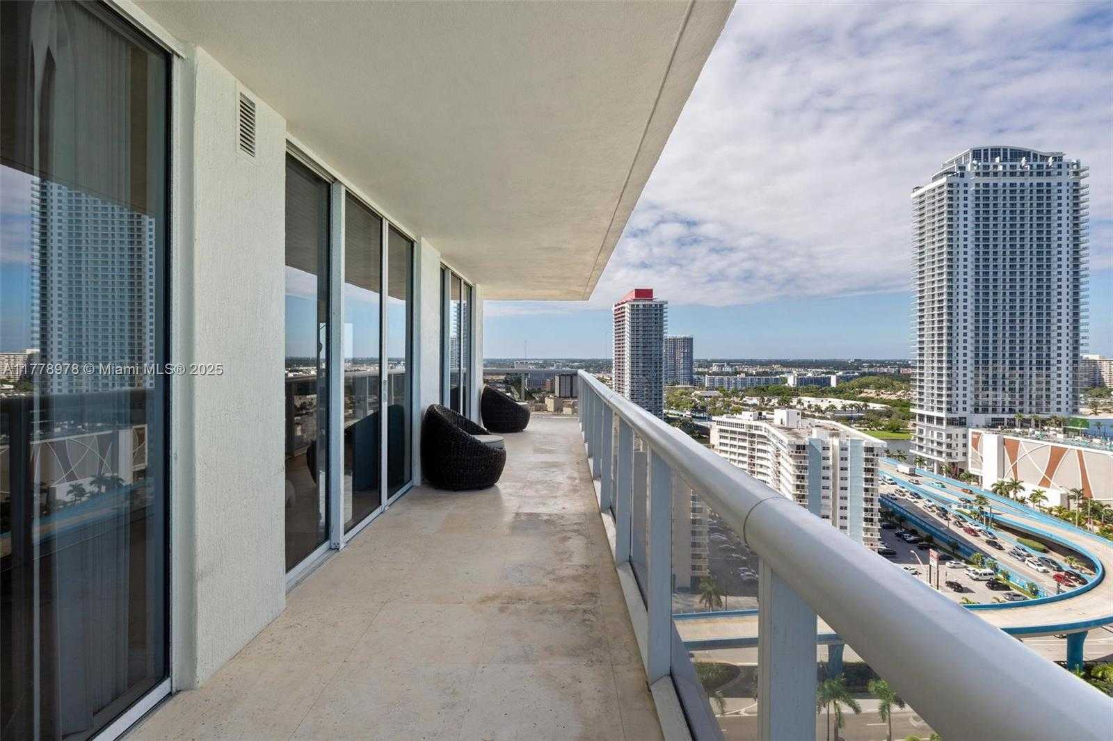 Small Image of 1830 #2008, Hallandale Beach Number 20