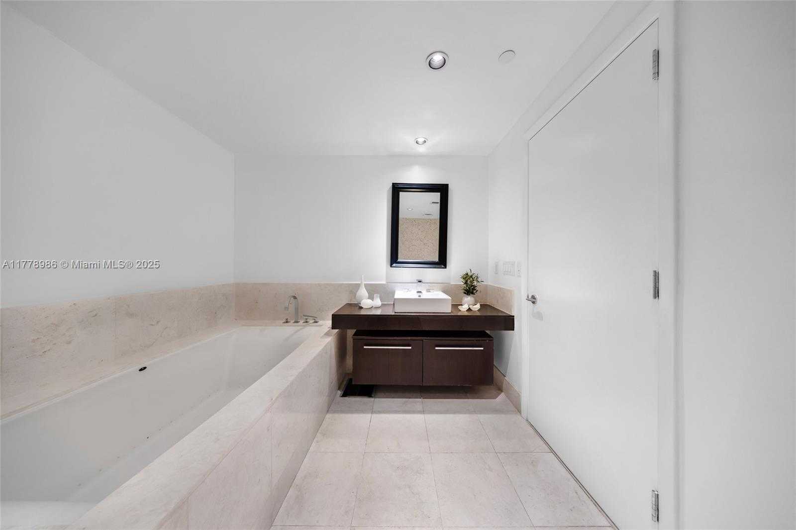 Small Image of 17121 COLLINS AVE #1406, Sunny Isles Beach Number 20