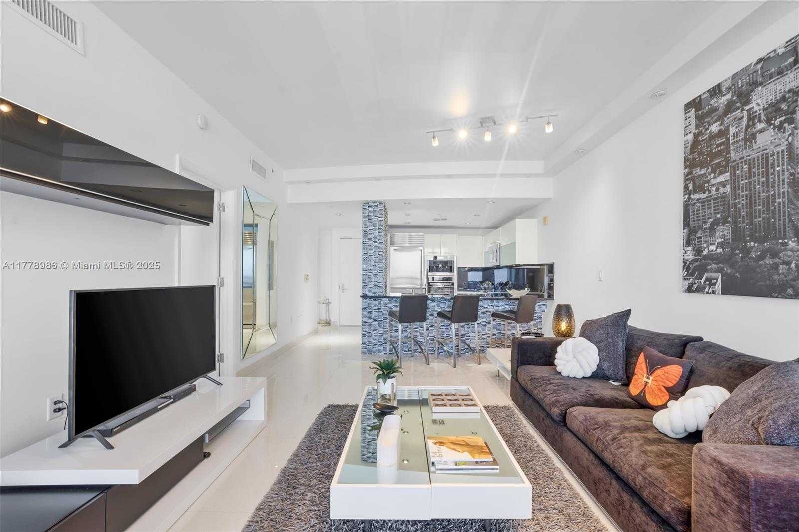 Small Image of 17121 COLLINS AVE #1406, Sunny Isles Beach Number 5