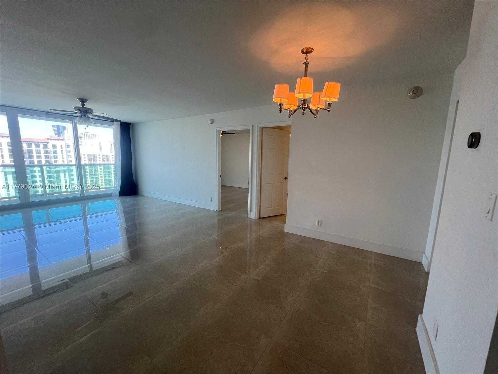 Small Image of 100 BAYVIEW DR #1829, Sunny Isles Beach Number 11