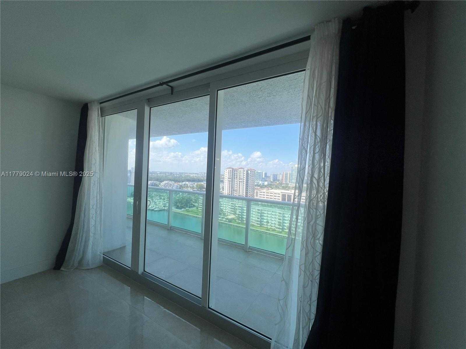 Small Image of 100 BAYVIEW DR #1829, Sunny Isles Beach Number 12