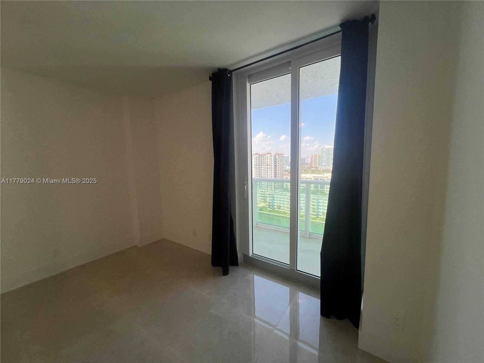 Small Image of 100 BAYVIEW DR #1829, Sunny Isles Beach Number 21
