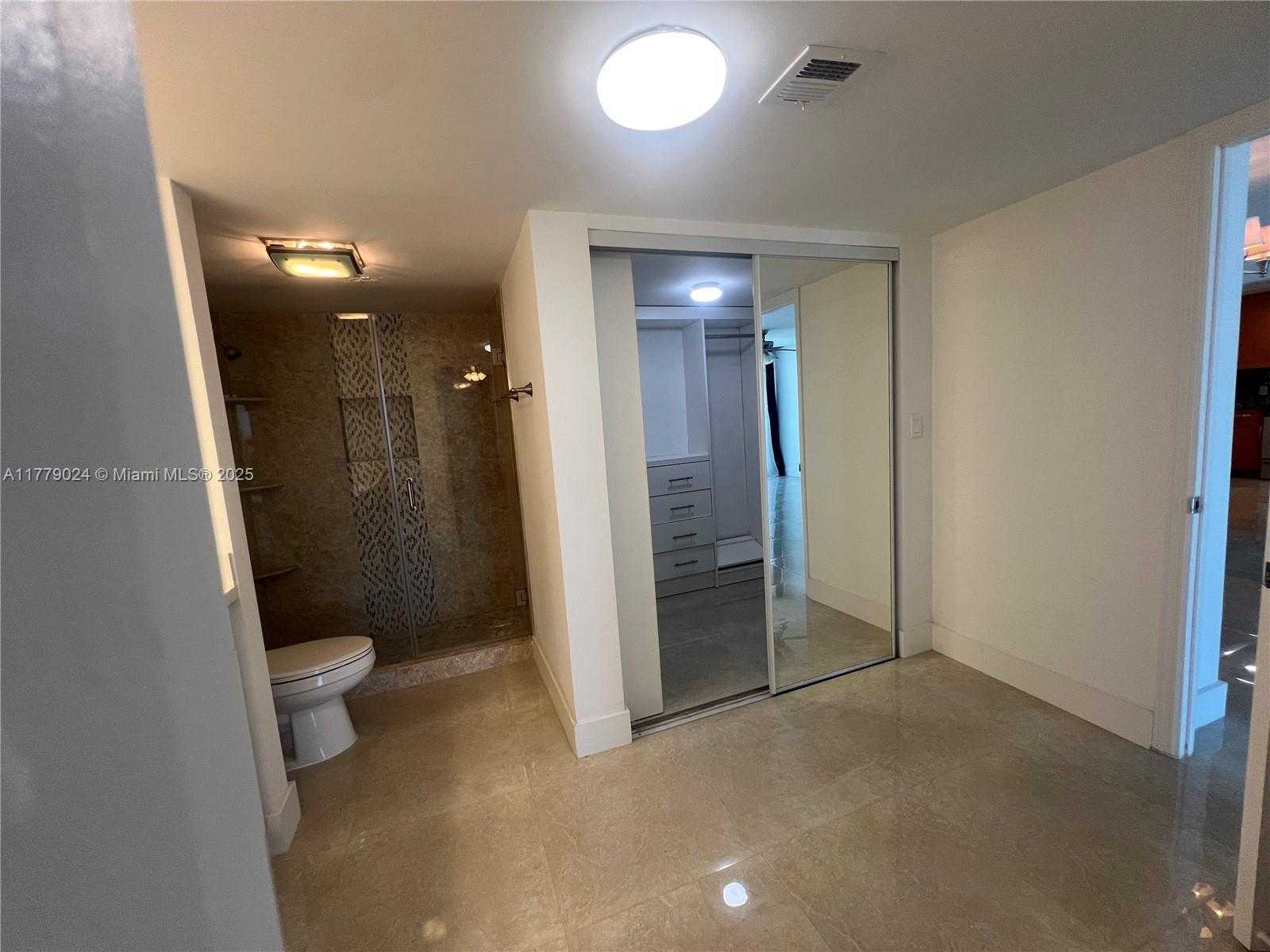 Small Image of 100 BAYVIEW DR #1829, Sunny Isles Beach Number 24