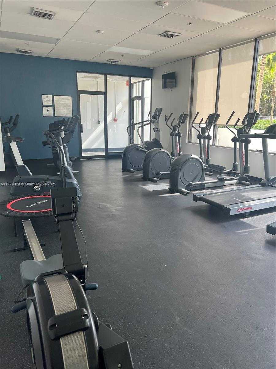 Small Image of 100 BAYVIEW DR #1829, Sunny Isles Beach Number 7
