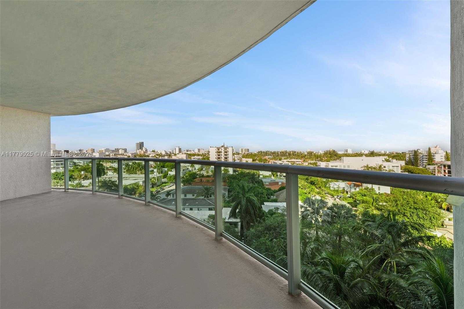 Small Image of 1500 BAY RD #C-1006, Miami Beach Number 12