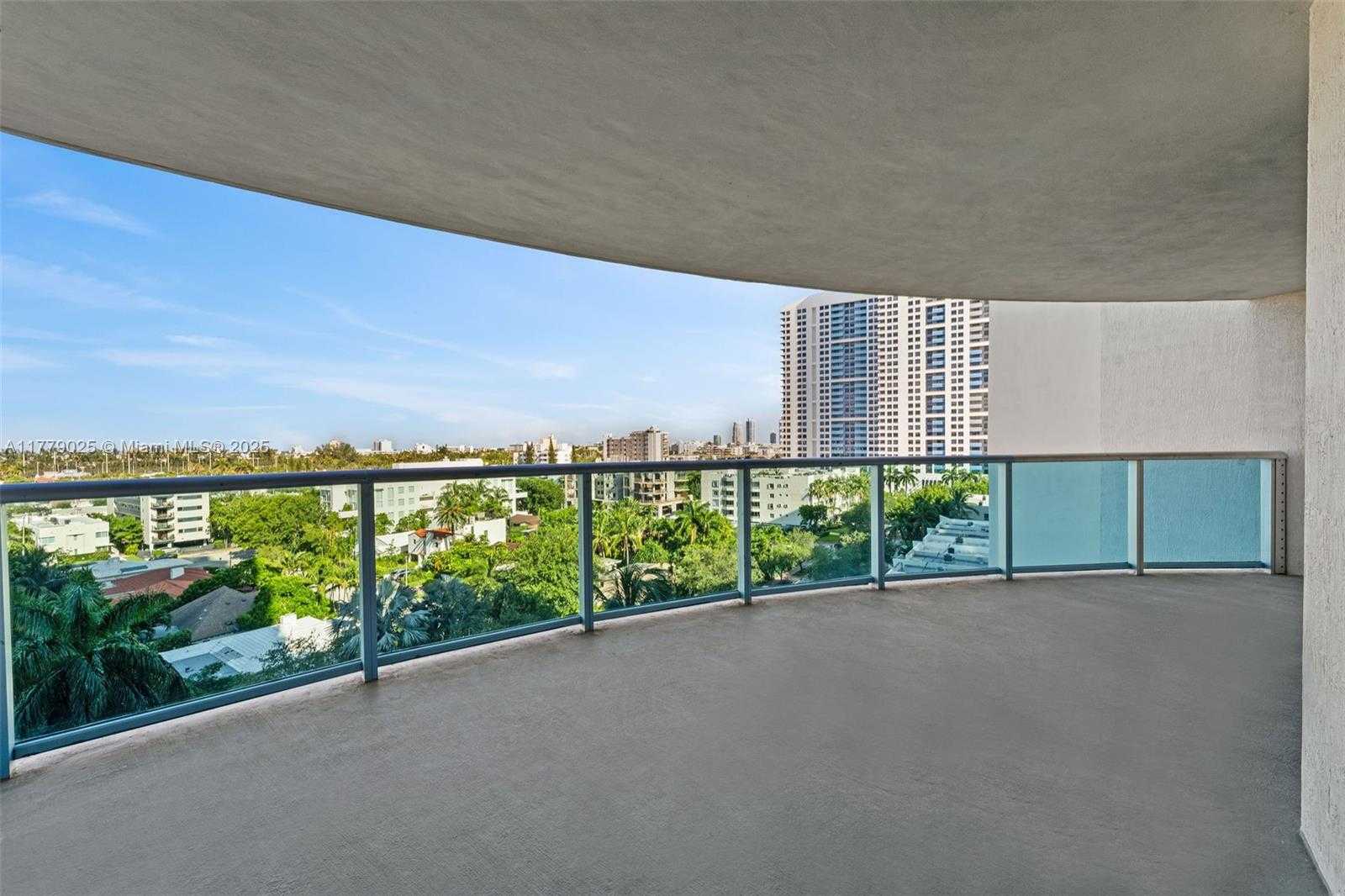 Small Image of 1500 BAY RD #C-1006, Miami Beach Number 14