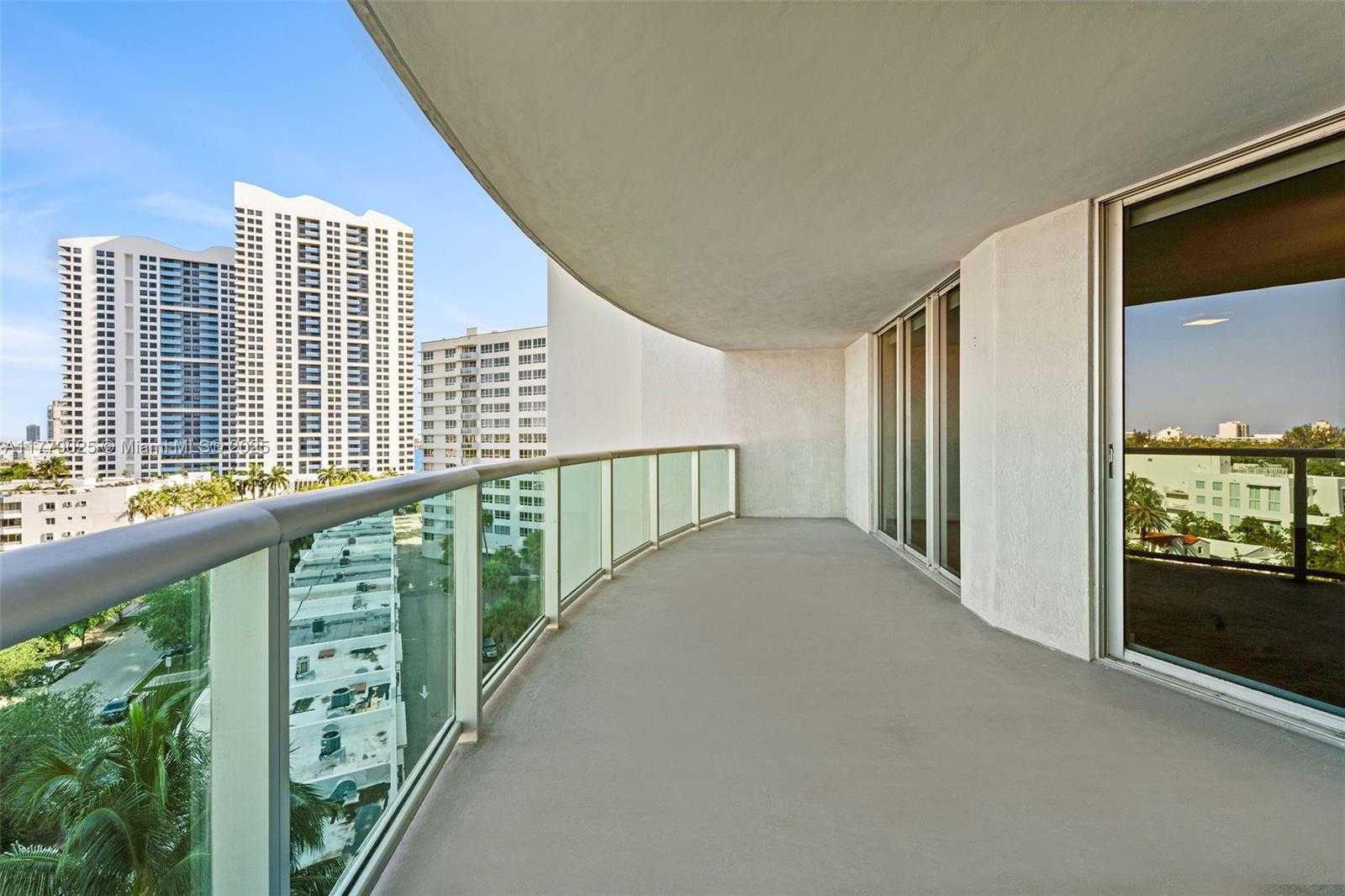 Small Image of 1500 BAY RD #C-1006, Miami Beach Number 15